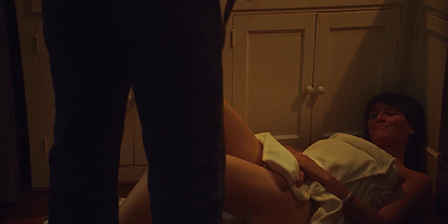 Guy gives cunni to adult mommy