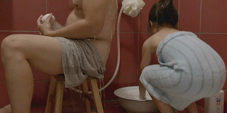 Father Daughter bath together 5